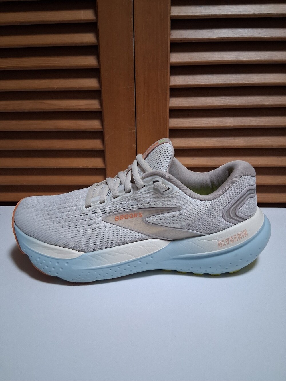 Brooks Glycerin 21 Coconut Aqua Women's Running Shoe * Size: 7.5 (Medium)